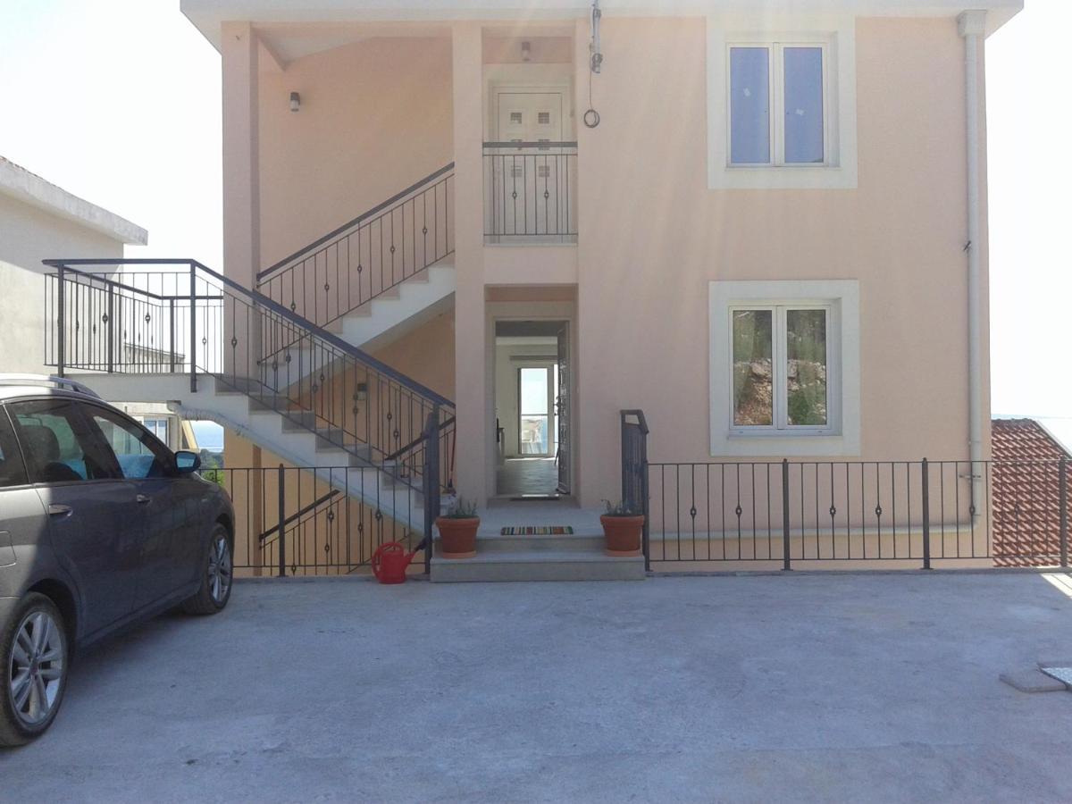 Apartments Odiva 卢什蒂卡 外观 照片